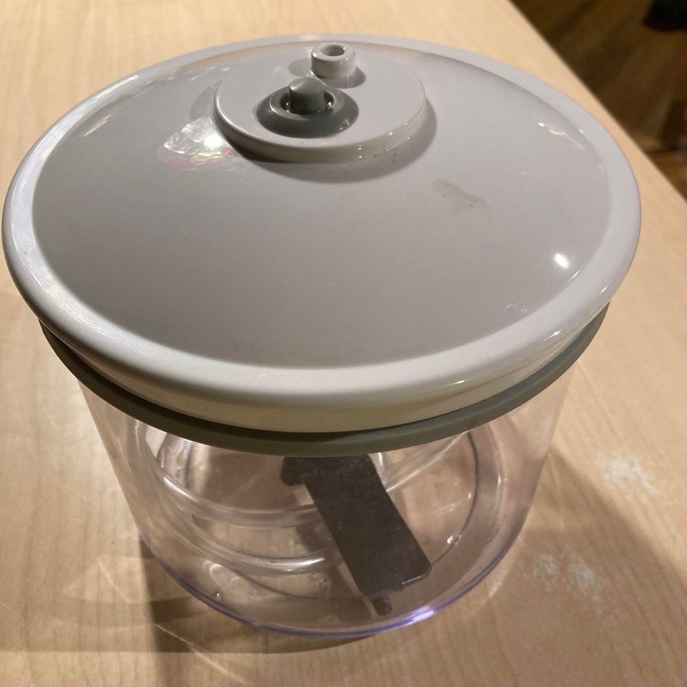 foodsaver container 5”d x 4 FoodSaver vacuum sealer